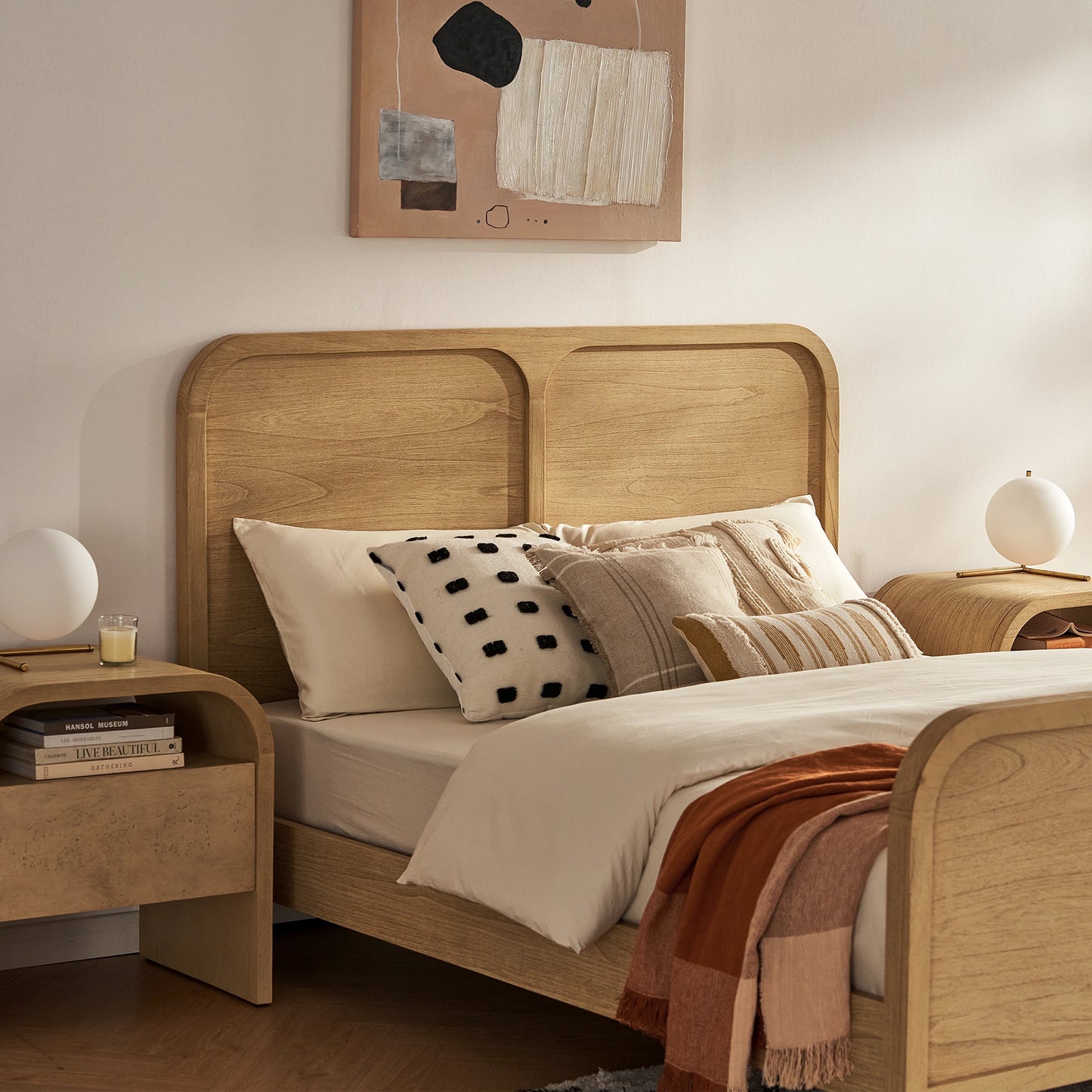 Crescent Bed