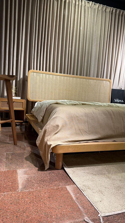 Soledad Bed