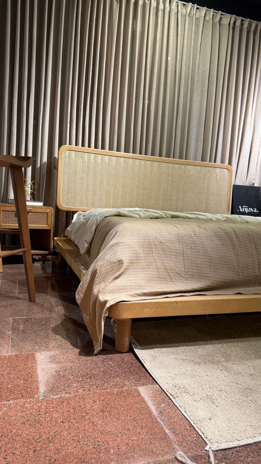 Soledad Bed