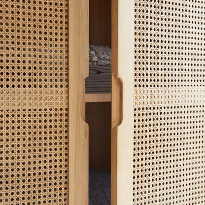 Luis Wardrobe