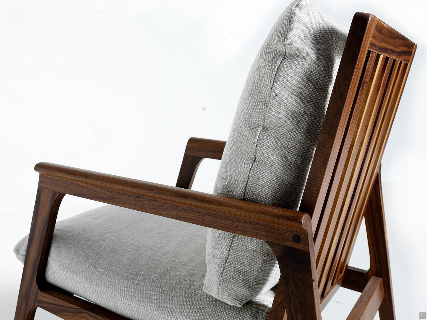 Laxy Chair