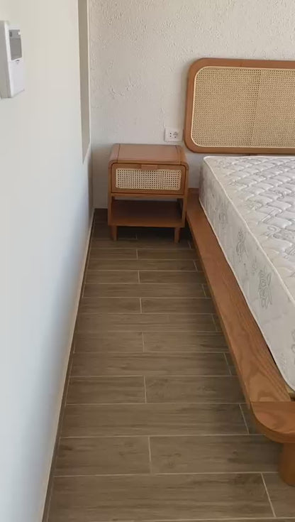 Soledad Bed